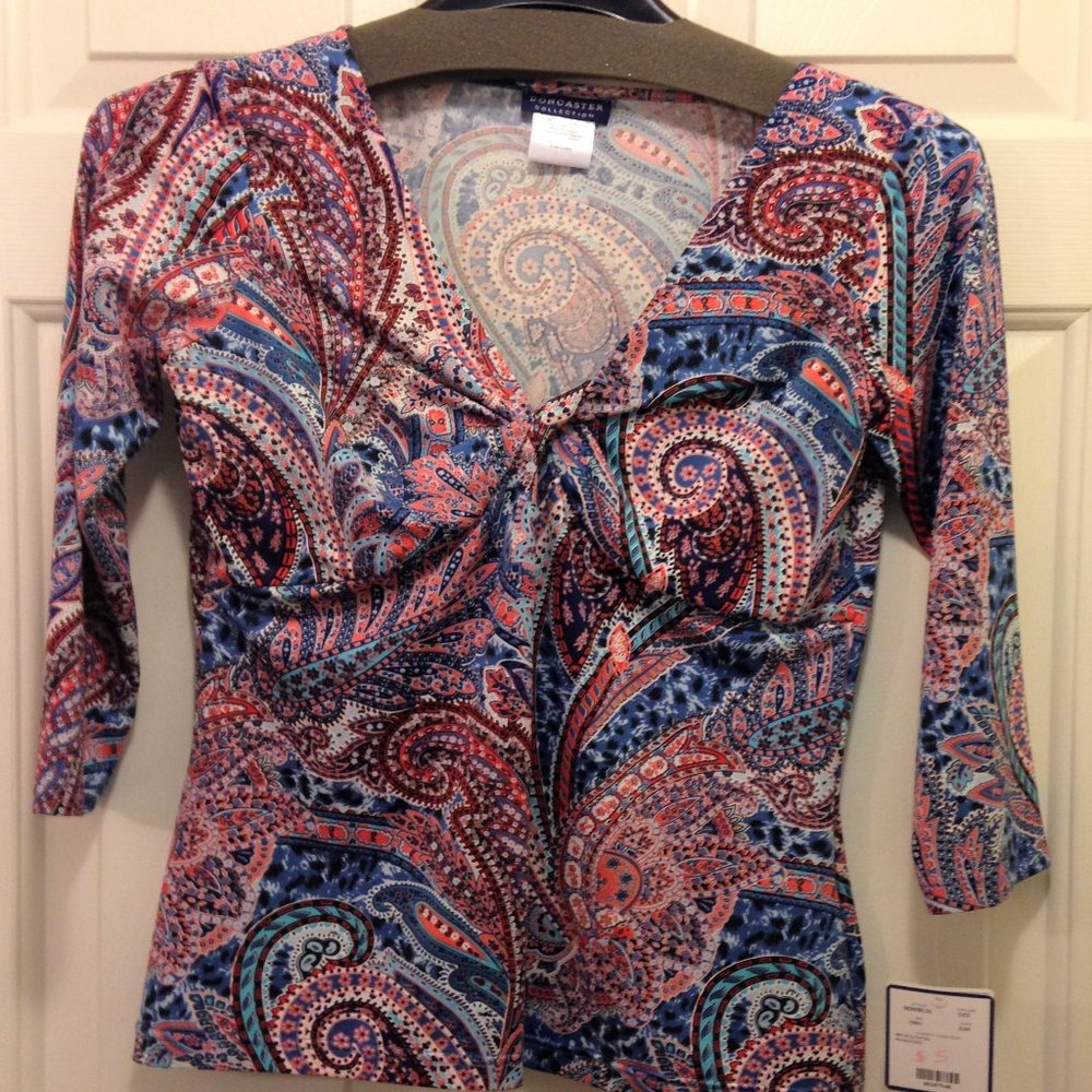 NWT Tanner Doncaster Paisley Print 3/4 Sleeve V Neck Knit Fitted Top XS
